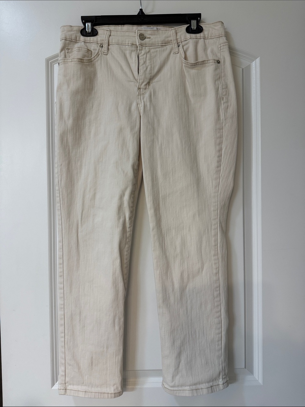 crown & ivy Light Cream Straight-Leg Jeans
